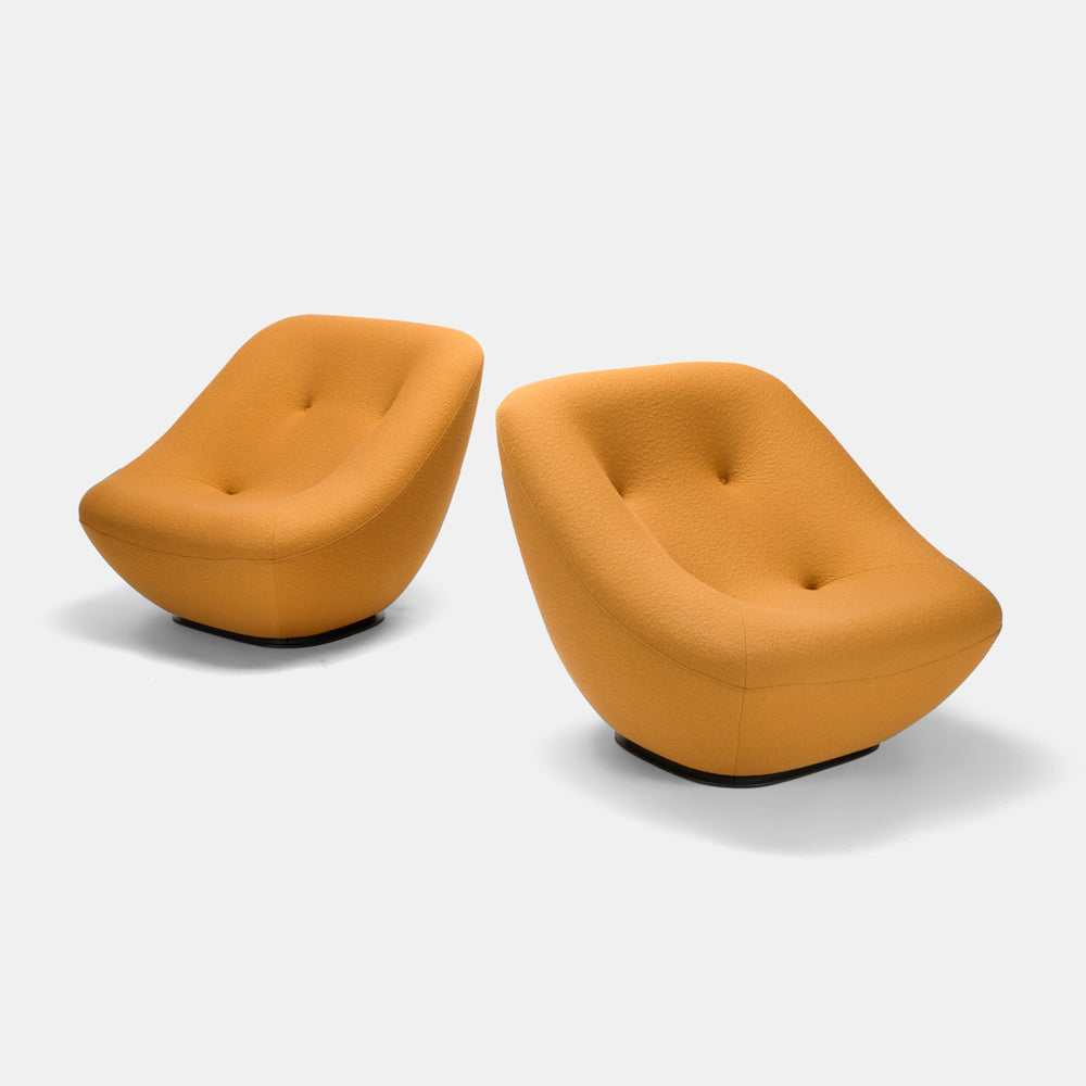 Pierre Paulin model "Bonnie" swivel lounge chairs, pair for Roche Bobois, France, 2023