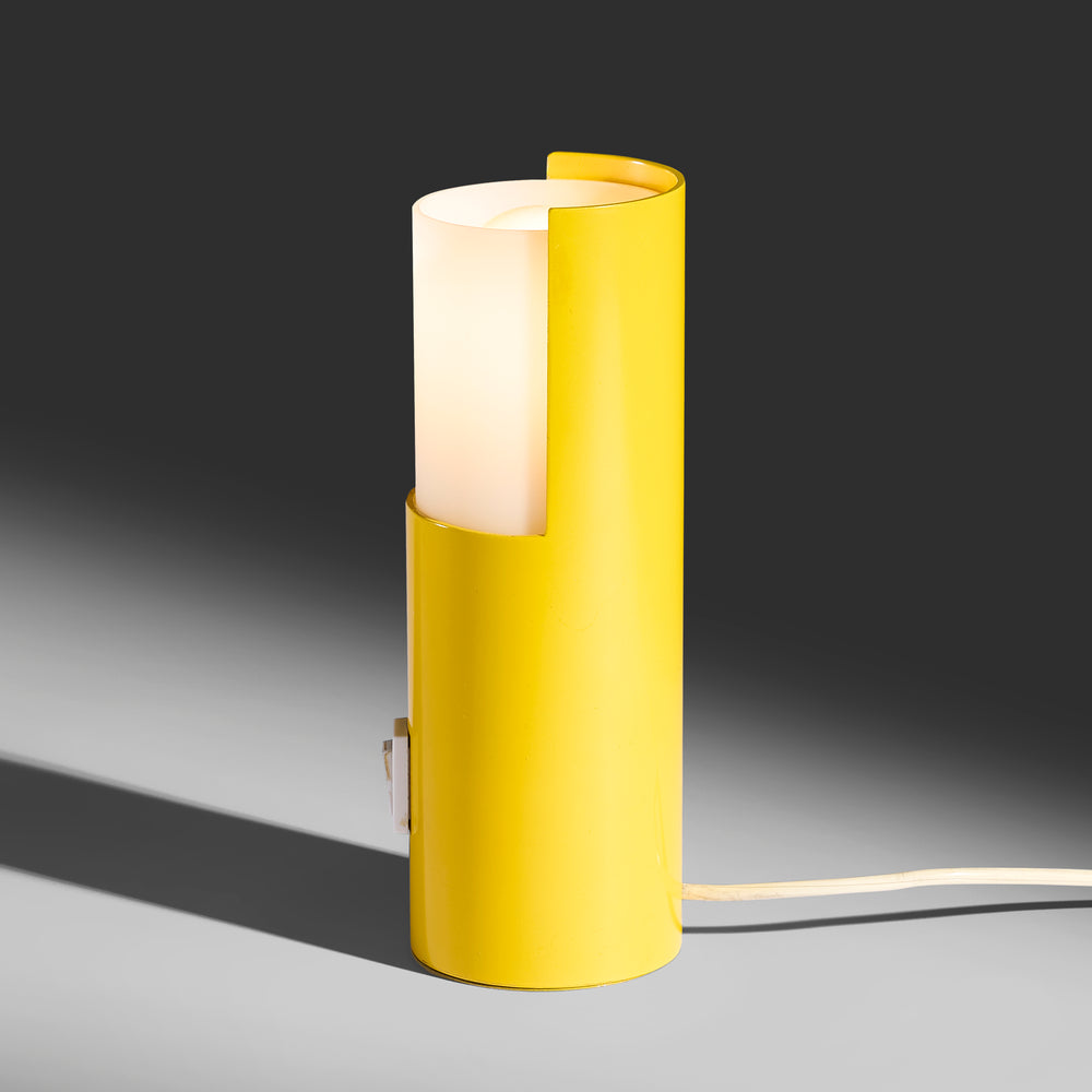 Stilnovo enameled steel and glass table lamp, Italy 1960s