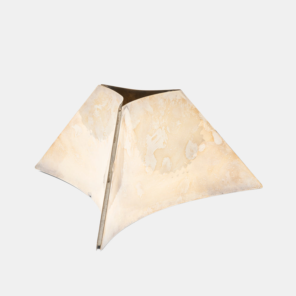 Angelo Mangiarotti set of two hand-hammered sterling silver vases for Cleto Munari Italy, 1970