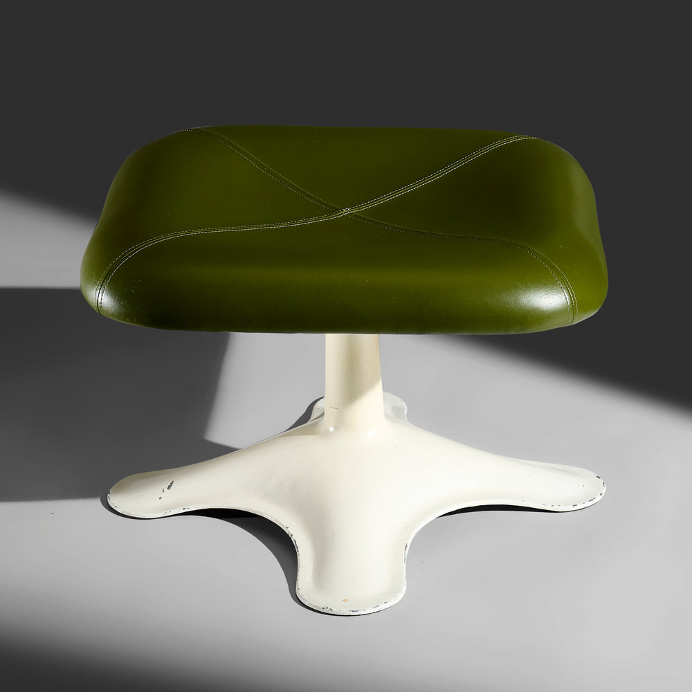 Yrjö Kukkapuro rare model Karuselli lounge chair with ottoman in green leather for Haimi, Finland, 1960s