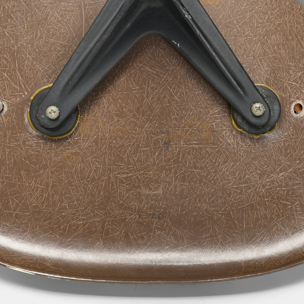 Charles and Ray Eames Secretarial Plastic Pivot chair, model PSCC-4 for Herman Miller USA, 1958