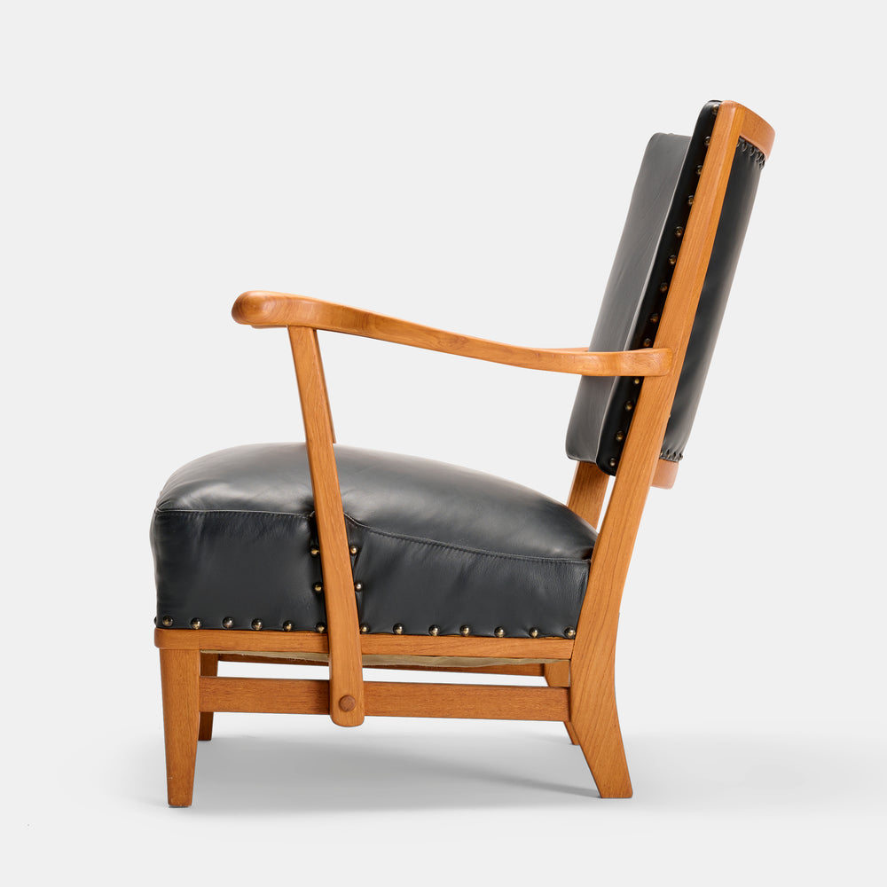 Elias Svedberg rare pair of lounge Chairs produced by Sparreholms Snickerifabrik for the HSB 1939