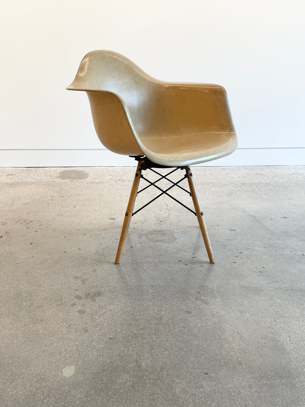 Charles & Ray Eames early PAW Swivel dowel base fiberglass armchair for Herman Miller, 1951