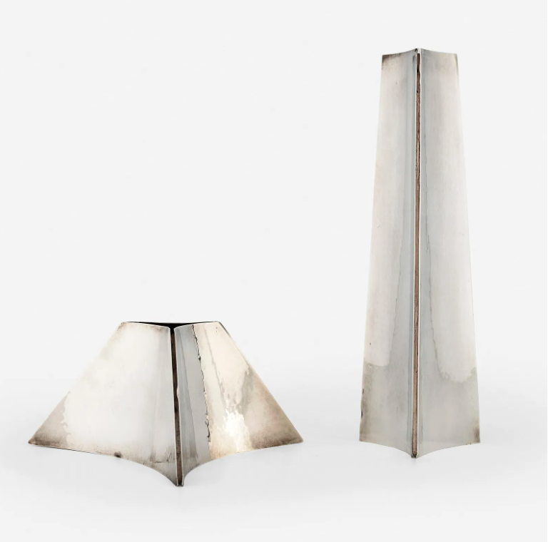 Angelo Mangiarotti set of two hand-hammered sterling silver vases for Cleto Munari Italy, 1970