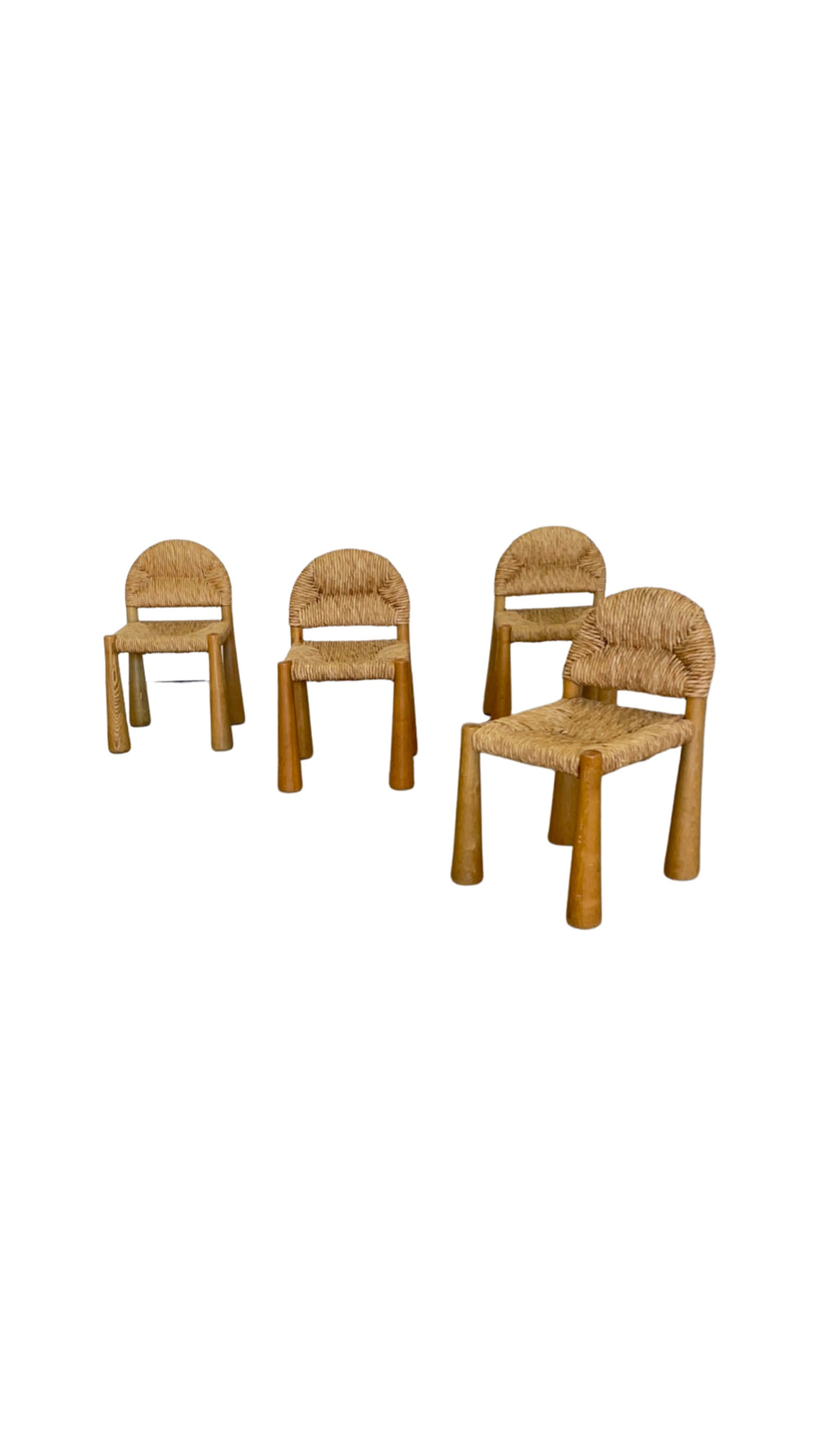 Alessandro Becchi rare matched set of four solid pine "Toscanolla" dining chairs by for Giovanetti, Italy, 1970s